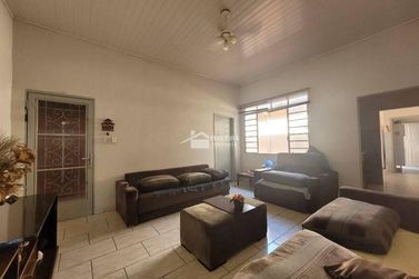 Casa &agrave; venda - 150m&sup2; - Centro
