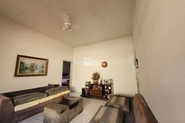 Casa &agrave; venda - 150m&sup2; - Centro