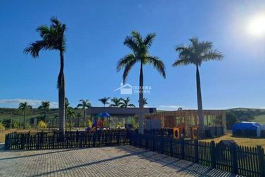 Terreno &agrave; venda - 1000m&sup2; - Quinta das Flores