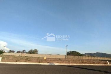 Terreno &agrave; venda - 535m&sup2; - Village
