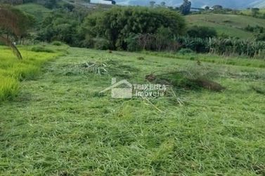 Terreno &agrave; venda - 1076m&sup2; - Cipriana