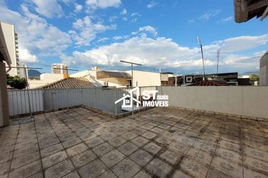 Casa para alugar - 272m&sup2; - Centro