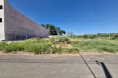 Terreno &agrave; venda - 205m&sup2; - Jardim Village