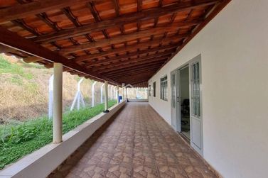 S&iacute;tio &agrave; venda - 180m&sup2; - Zona Rural