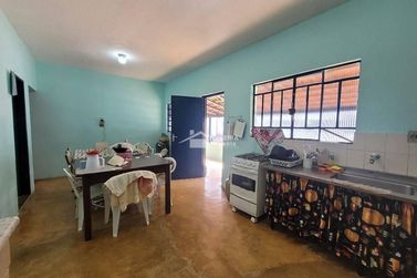 S&iacute;tio &agrave; venda - 200m&sup2; - Zona Rural