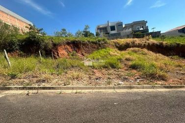 Terreno &agrave; venda - 302m&sup2; - Canto dos P&aacute;ssaros