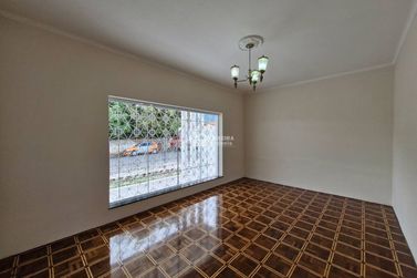 Casa &agrave; venda - 200m&sup2; - Centro