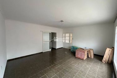 Casa para alugar - 140m&sup2; - Centro