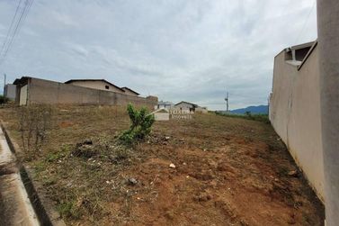 Terreno &agrave; venda - 200m&sup2; - Jardim Mirante