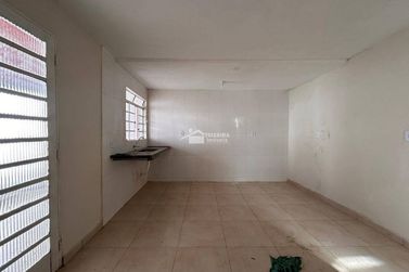 Casa &agrave; venda - 85m&sup2; - Centro