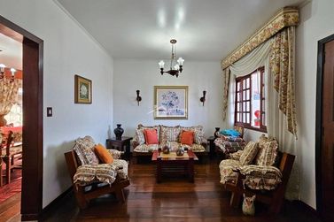 Casa &agrave; venda - 397m&sup2; - Jardim Mantiqueira II