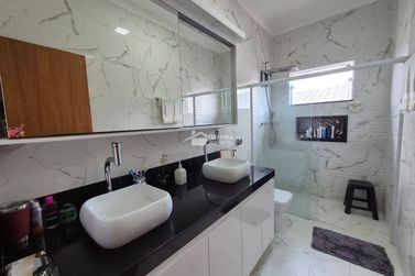 Casa &agrave; venda - 203m&sup2; - Jardim Mantiqueira II