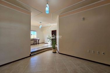 Casa &agrave; venda - 300m&sup2; - Jardim Bela Vista