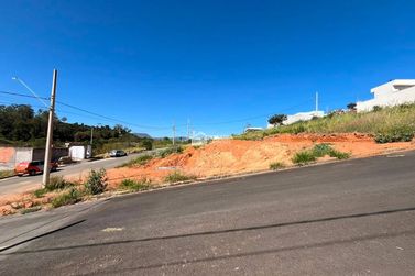 Terreno &agrave; venda - 200m&sup2; - Veredas da Serra