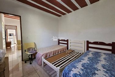 Ch&aacute;cara &agrave; venda - 90m&sup2; - Zona Rural
