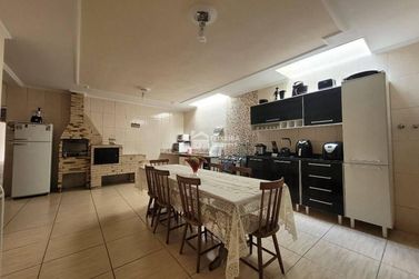 Casa &agrave; venda - 340m&sup2; - Centro