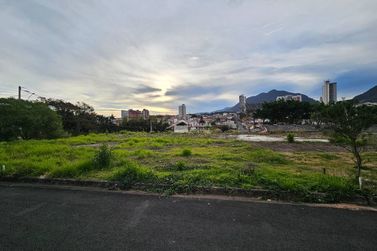 Terreno &agrave; venda - 200m&sup2; - Jardim It&aacute;lia