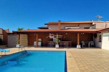 Casa &agrave; venda - 207m&sup2; - 