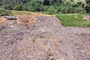 Terreno &agrave; venda - 200m&sup2; - Centro