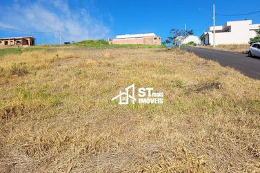 Terreno &agrave; venda - 200m&sup2; - Veredas da Serra