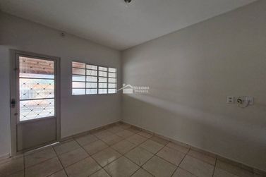 Casa para alugar - 60m&sup2; - Jardim Santa B&aacute;rbara