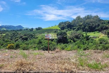 Terreno &agrave; venda - 200m&sup2; - Centro