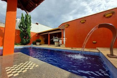 Casa &agrave; venda - 388m&sup2; - Jardim Panorama