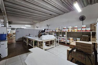 Sal&atilde;o Comercial &agrave; venda - 250m&sup2; - Centro
