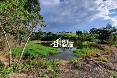 S&iacute;tio &agrave; venda - 2000m&sup2; - Zona Rural