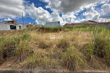 Terreno &agrave; venda - 200m&sup2; - Jardim Mirante