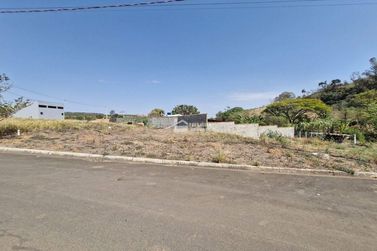Terreno &agrave; venda - 254m&sup2; - Jardim Village