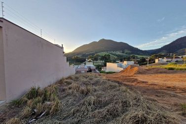 Terreno &agrave; venda - 250m&sup2; - Jardim Alto da Bela Vista
