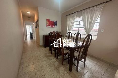 Casa &agrave; venda - 300m&sup2; - Centro