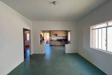 Casa para alugar - 203m&sup2; - Centro