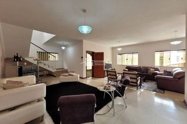 Casa &agrave; venda - 304m&sup2; - Mantiqueira Boulevard