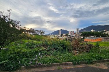 Terreno &agrave; venda - 302m&sup2; - Jardim It&aacute;lia