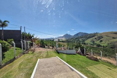 Ch&aacute;cara &agrave; venda - 100m&sup2; - Bairro Santa Luzia