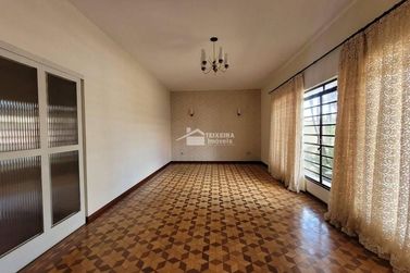 Casa &agrave; venda - 500m&sup2; - Centro