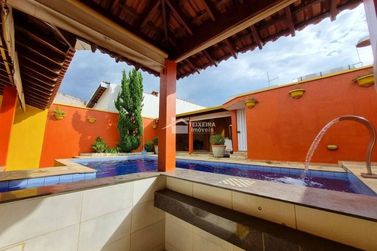 Casa &agrave; venda - 388m&sup2; - Jardim Panorama