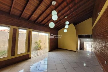 Casa &agrave; venda - 180m&sup2; - Jardim Mantiqueira II