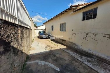 Casa &agrave; venda - 92m&sup2; - Centro