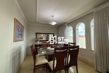 Casa &agrave; venda - 216m&sup2; - Jardim Nova Andradas