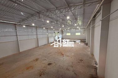 Sal&atilde;o Comercial para alugar - 900m&sup2; - Trad Park