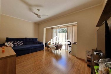 Casa &agrave; venda - 250m&sup2; - Jardim Rio Branco