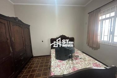 Casa &agrave; venda - 300m&sup2; - Centro