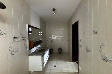 Casa &agrave; venda - 274m&sup2; - Centro