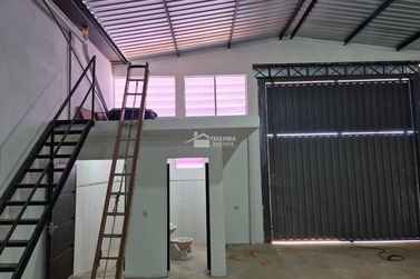 Sal&atilde;o Comercial &agrave; venda - 172m&sup2; - Pito Risso