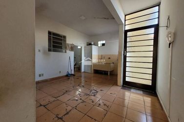 Casa &agrave; venda - 500m&sup2; - Centro