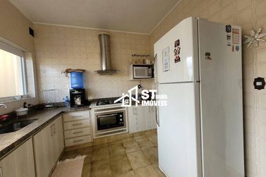 Casa &agrave; venda - 334m&sup2; - Centro