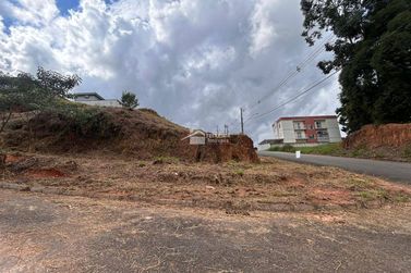 Terreno &agrave; venda - 300m&sup2; - Canto dos P&aacute;ssaros